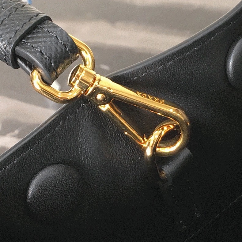 Prada Monochrome Small Bag Imitation in Black