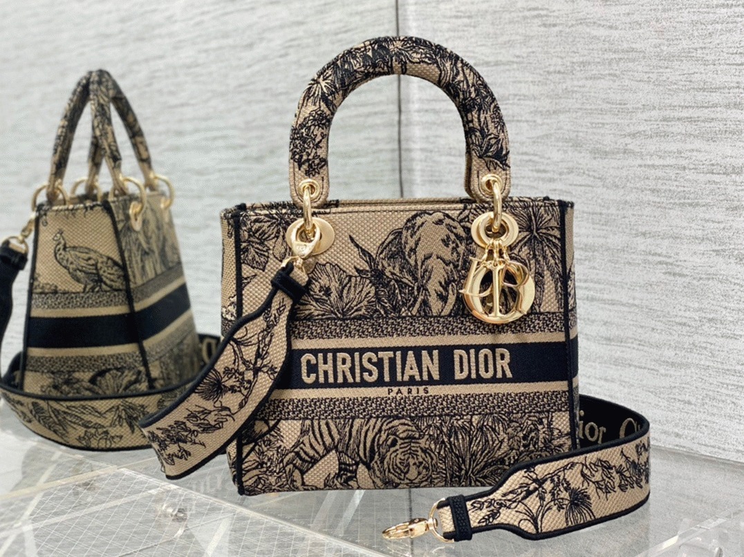 Dior Lady D-Lite Medium Bag Fake in Beige Toile de Jouy Voyage Embroidery