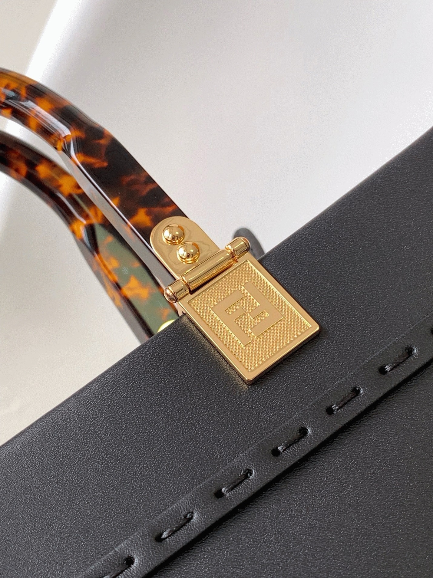 Top Quality Fake Fendi Sunshine Medium Tote Bag In Black Calfskin