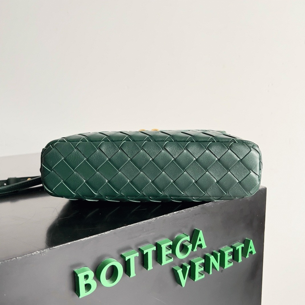 Fake Bottega Veneta Bang Bang Vanity Case Green