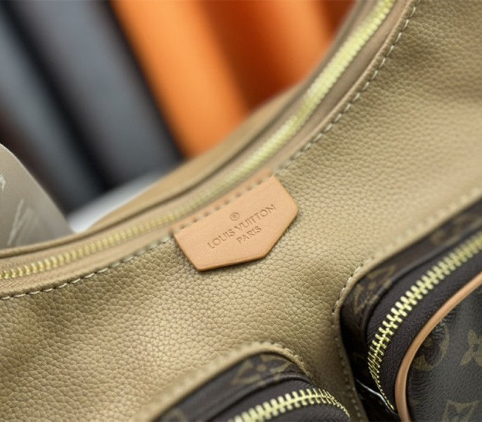 LV Other Leathers Cargo Hobo In Beige