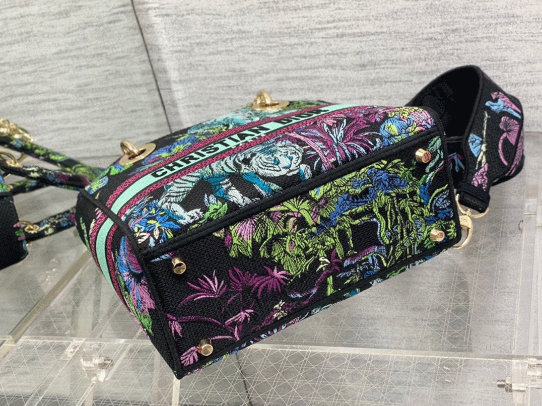 Dior Lady D-Lite Medium Bag Replica in Blue Toile de Jouy Voyage Embroidery