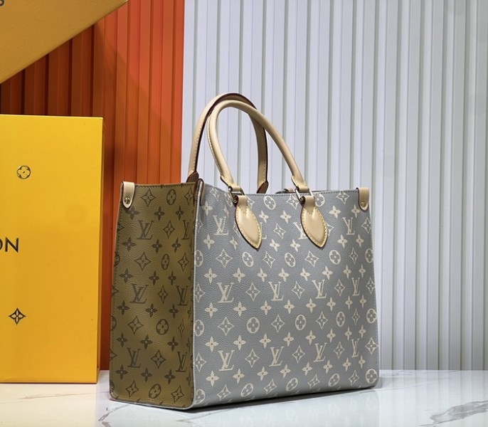 Fall Winter 2024 Onthego MM In Trainon Gray