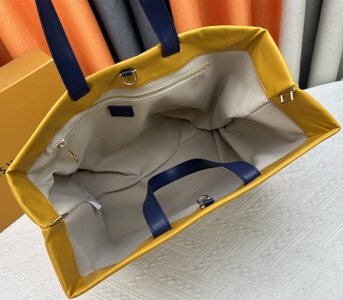 Louis Vuitton Other Leathers Shopper MM Tote In Safran