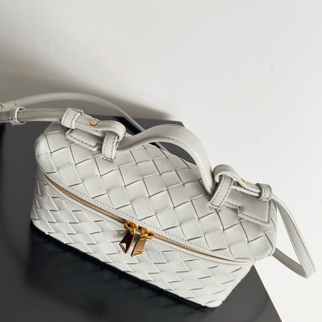 Replica Bottega Veneta Bang Bang Vanity Case Ivory