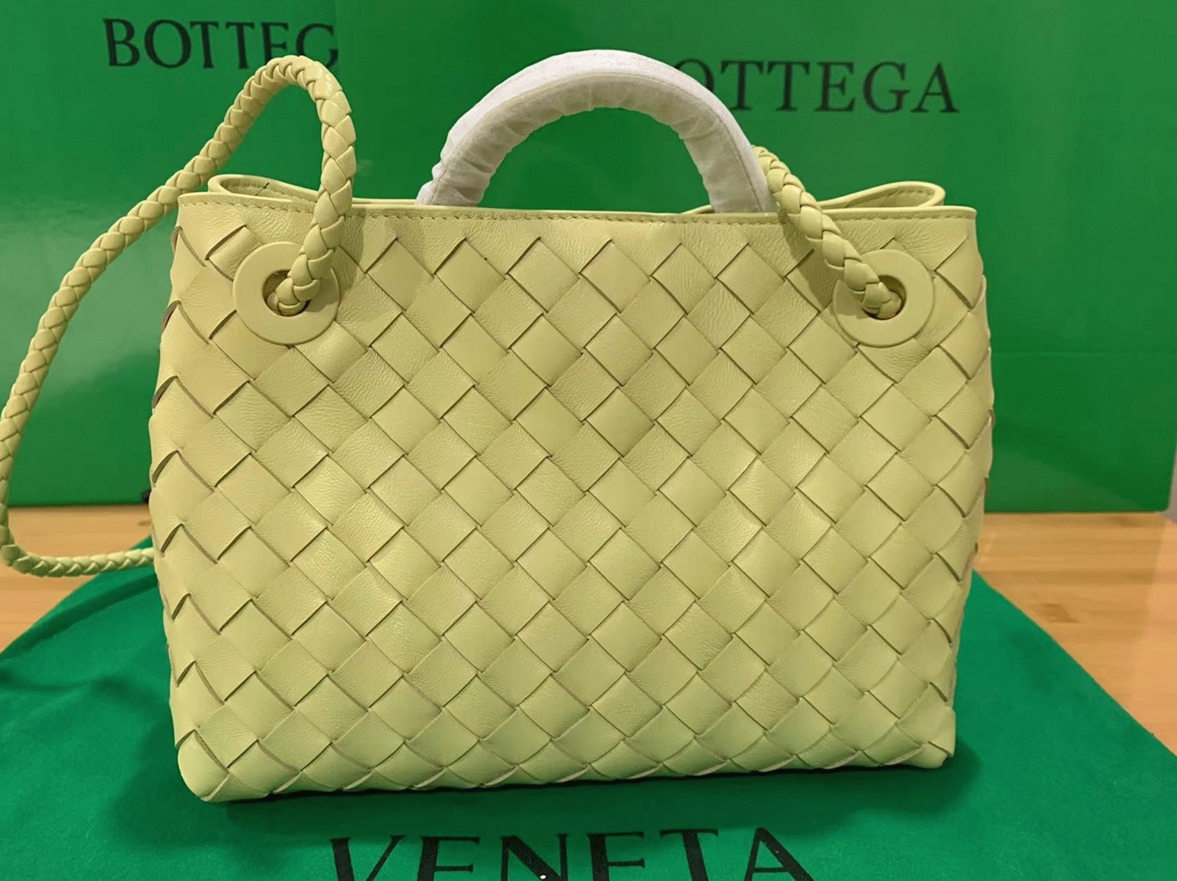 Replica Bottega Veneta Small Andiamo Bag Ice Cream