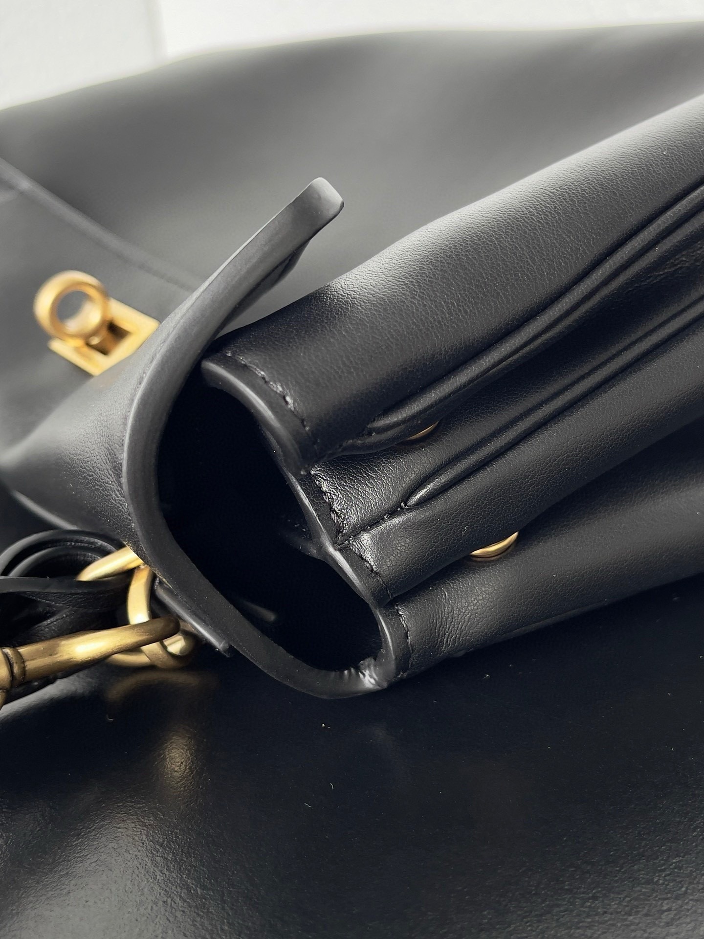 Knockoff Balenciaga Rodeo Medium Bag Black Calfskin