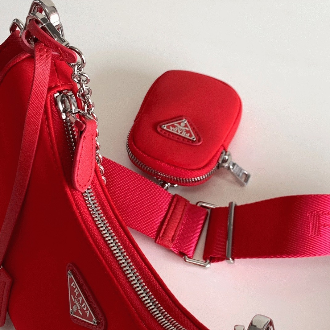 Prada Re-Edition Shoulder Bag Replica in Red