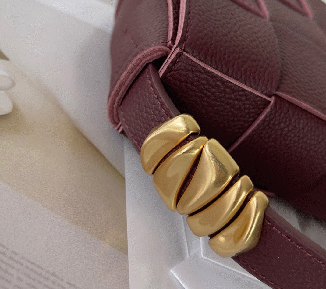 Top Quality Fake Bottega Veneta Cassette Bag In Burgundy