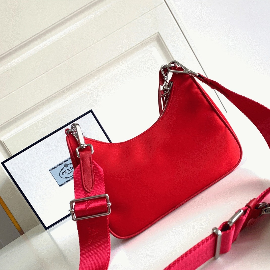 Prada Re-Edition Shoulder Bag Replica in Red