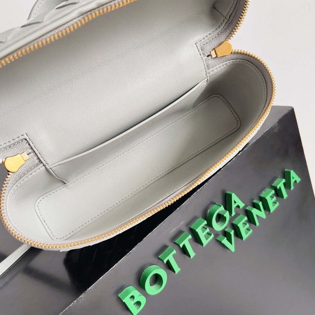 Replica Bottega Veneta Bang Bang Vanity Case Ivory
