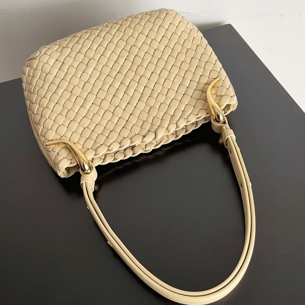 Fake Bottega Veneta Clicker Small Bag Porridge