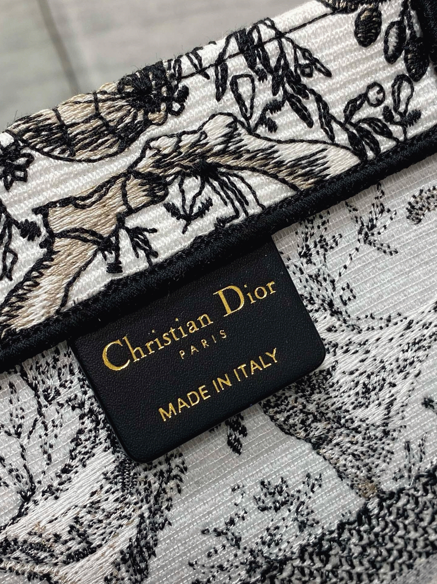 Dior Large Book Tote Bag Fake in White Toile de Jouy Soleil Embroidery