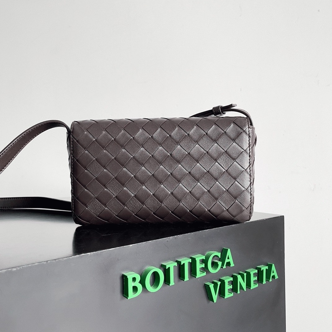 Fake Bottega Veneta Mini Andiamo Cross-Body Bag Fondant