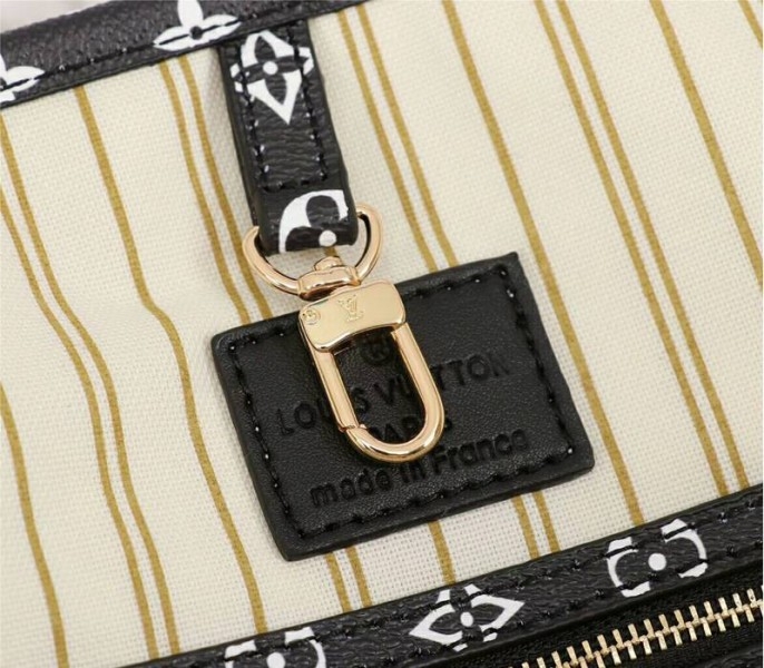 Louis Vuitton Giant Neverfull MM Tote In Cream And Caramel