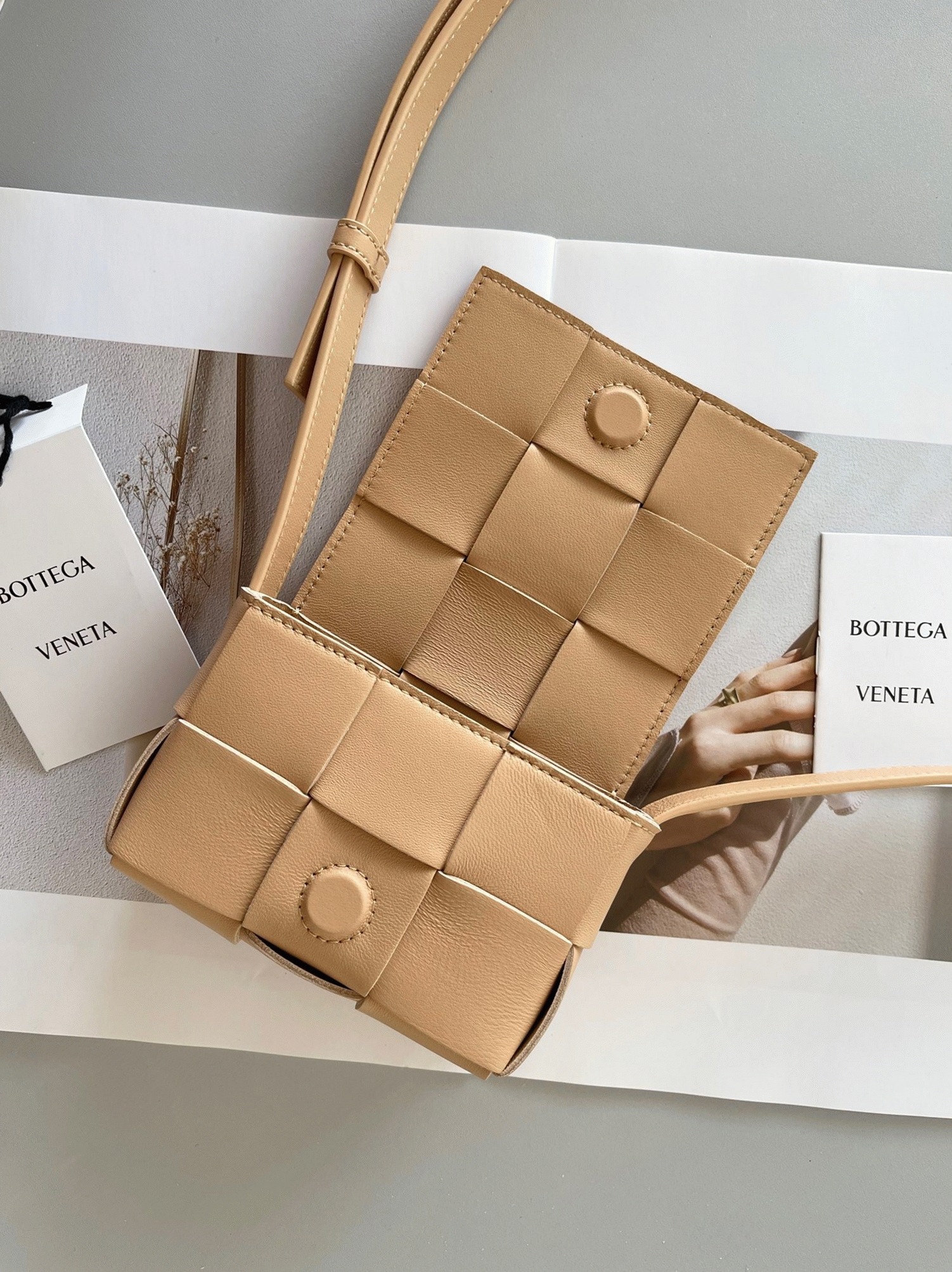 Top Quality Knockoff Bottega Veneta Candy Cassette Bag In Almond
