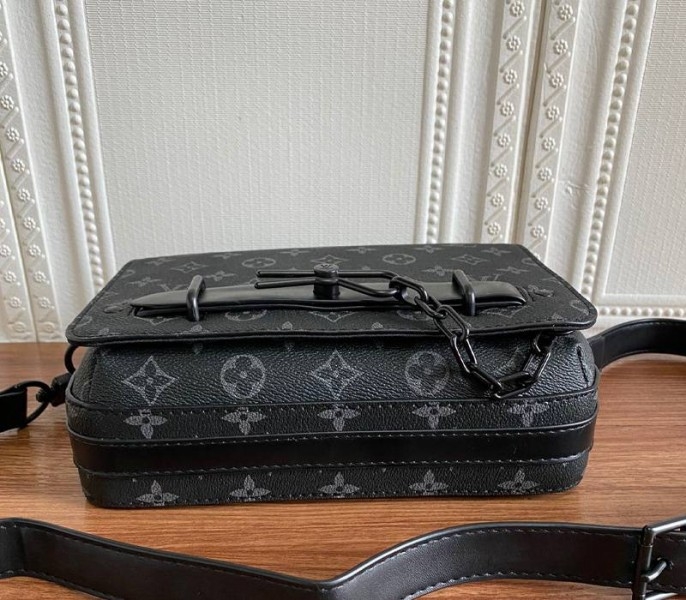 Louis Vuitton Taurillon Leather Steamer Messenger Bag