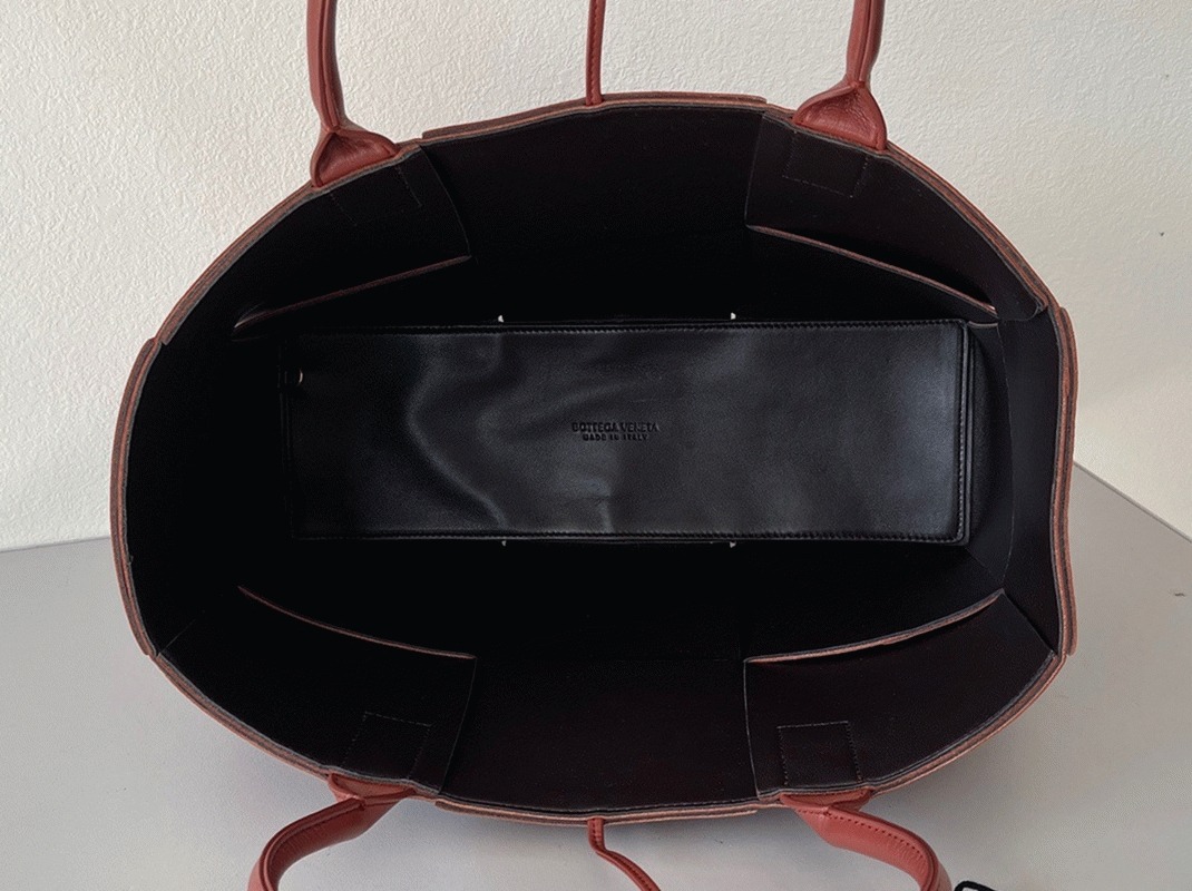 Replica Bottega Veneta Arco Medium Tote Maple
