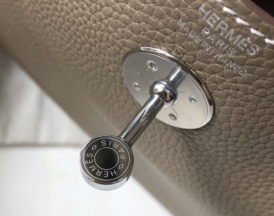 Designer replica Hermes Lindy 26cm handbag in taupe grey