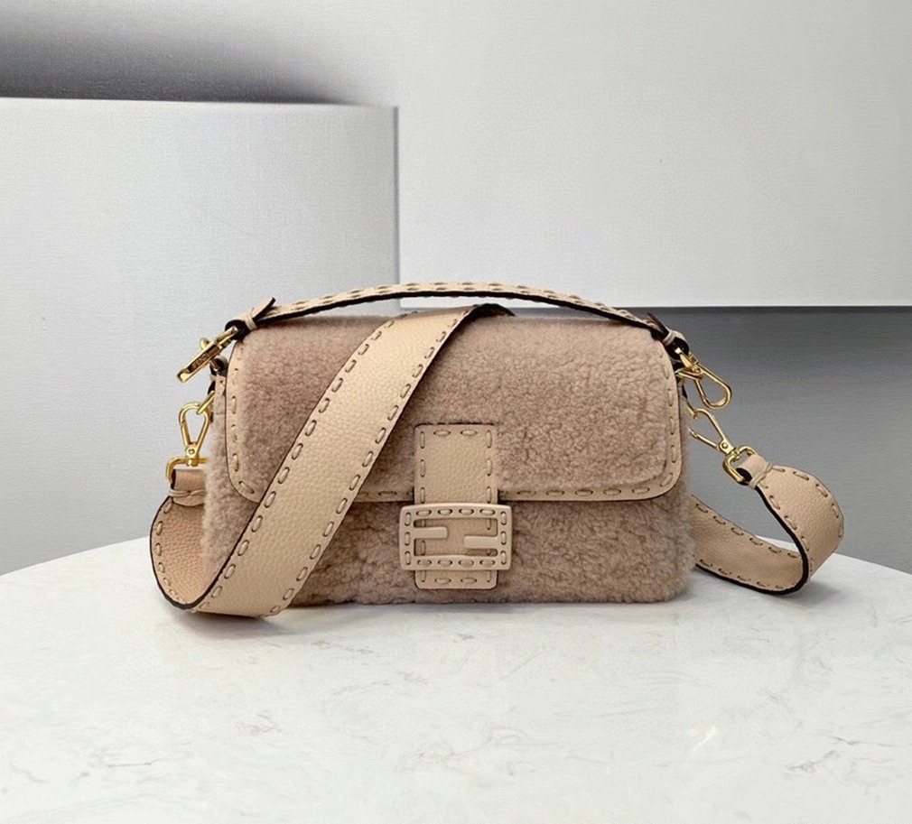 Top Quality Fake Fendi Medium Baguette Bag In Beige
