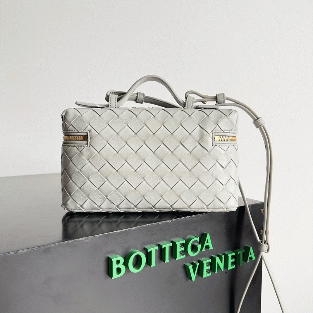 Replica Bottega Veneta Bang Bang Vanity Case Ivory