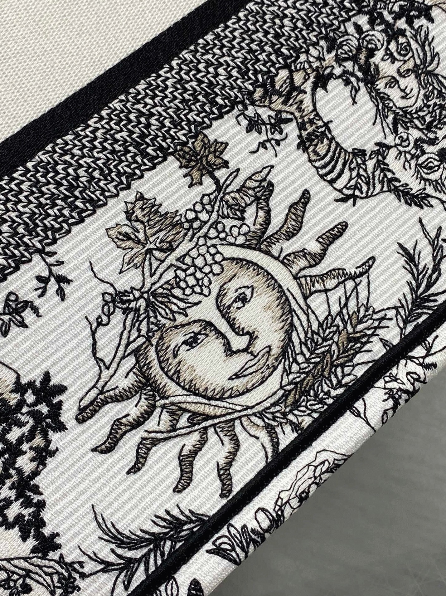 Dior Large Book Tote Bag Fake in White Toile de Jouy Soleil Embroidery