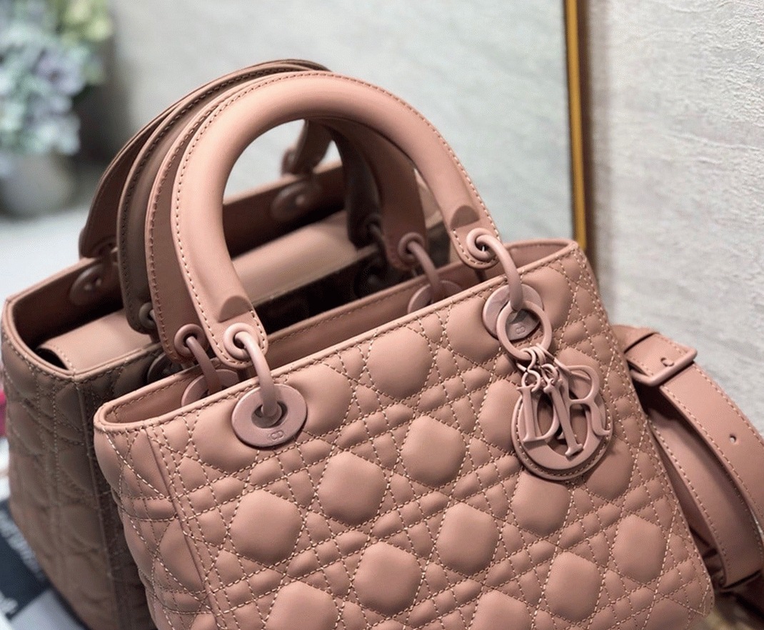 Dior Lady Dior Medium Bag Fake in Blush