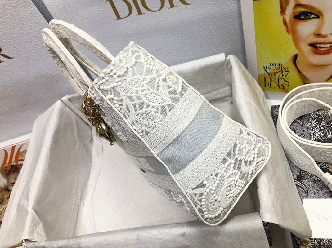 Dior Lady D-Lite Medium Bag Fake in Embroidery with Macrame Effect