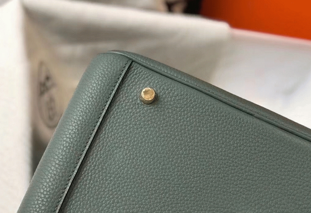 Fake Hermes Lindy 30cm bag in vert amande color