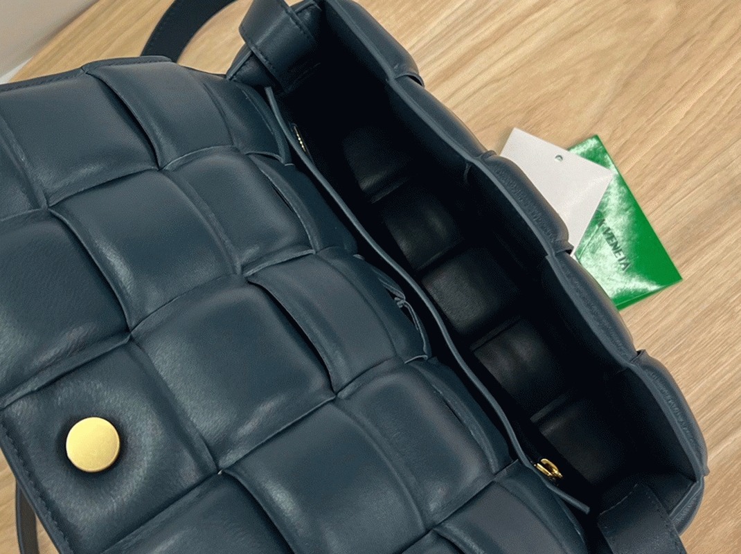 Top Quality Replica Bottega Veneta Padded Cassette Bag In Dark Blue