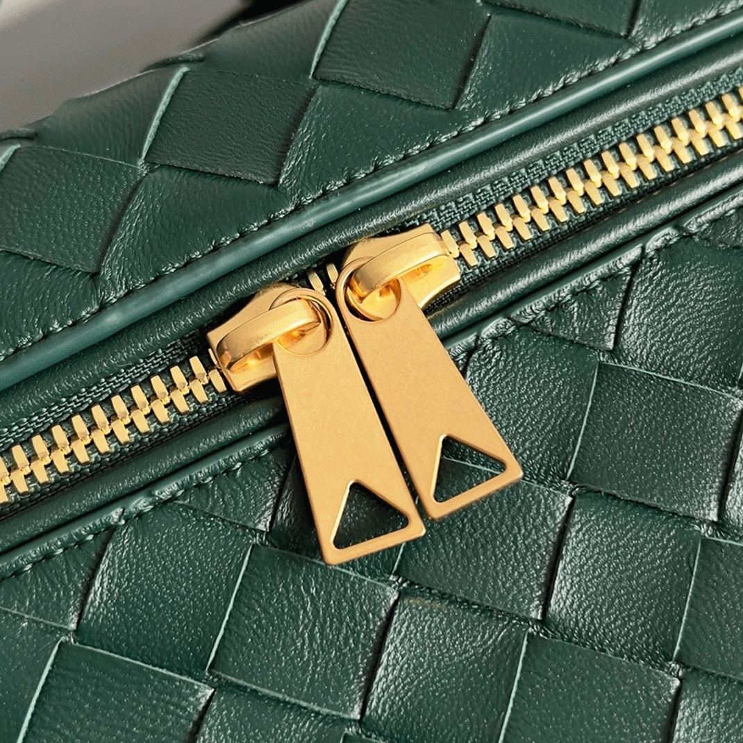 Fake Bottega Veneta Bang Bang Vanity Case Green