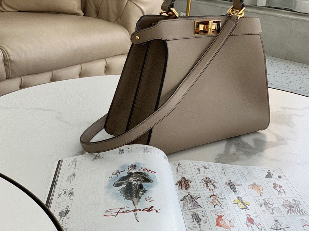 Top Quality Knockoff Fendi Peekaboo ISeeU Medium Bag In Grey Calfskin
