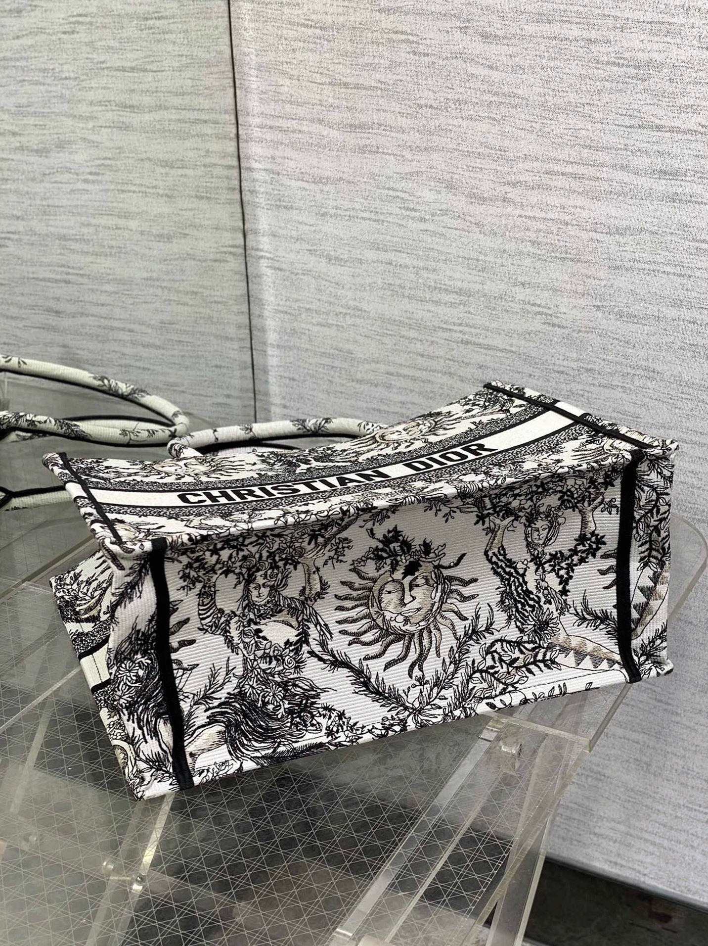 Dior Large Book Tote Bag Fake in White Toile de Jouy Soleil Embroidery