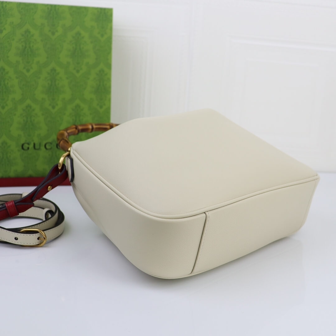 Gucci Diana Medium Shoulder Bag