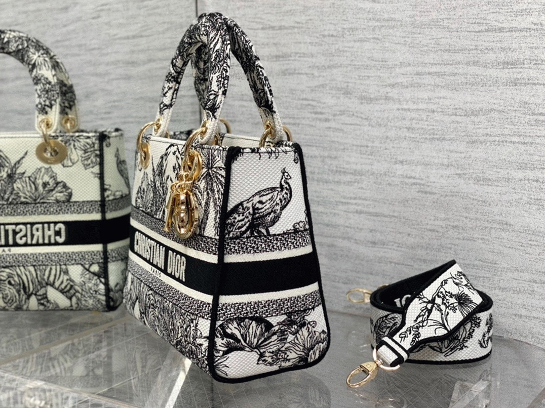 Dior Lady D-Lite Medium Bag Knockoff in White Toile de Jouy Voyage Embroidery
