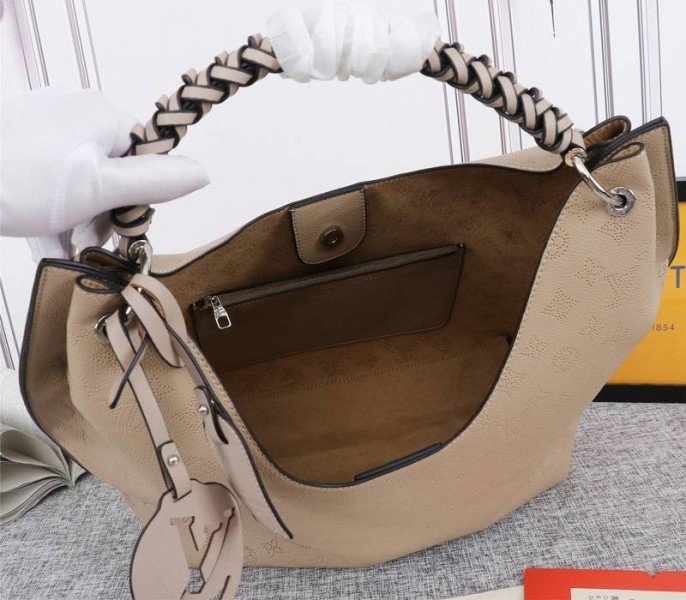 LV Mahina Carmel Hobo In Galet Gray