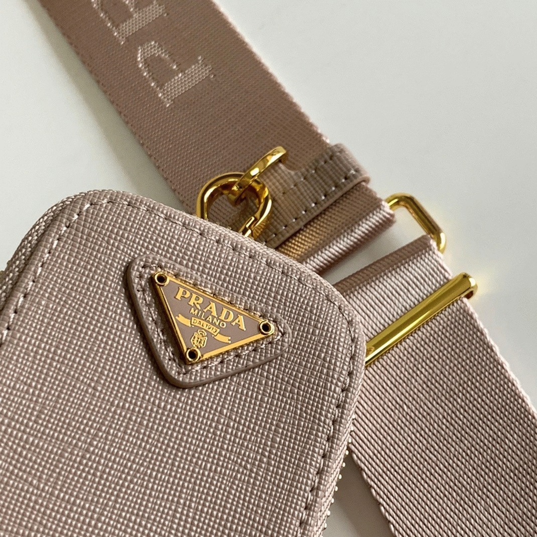 Prada Re-Edition 2005 Shoulder Bag Fake in Taupe