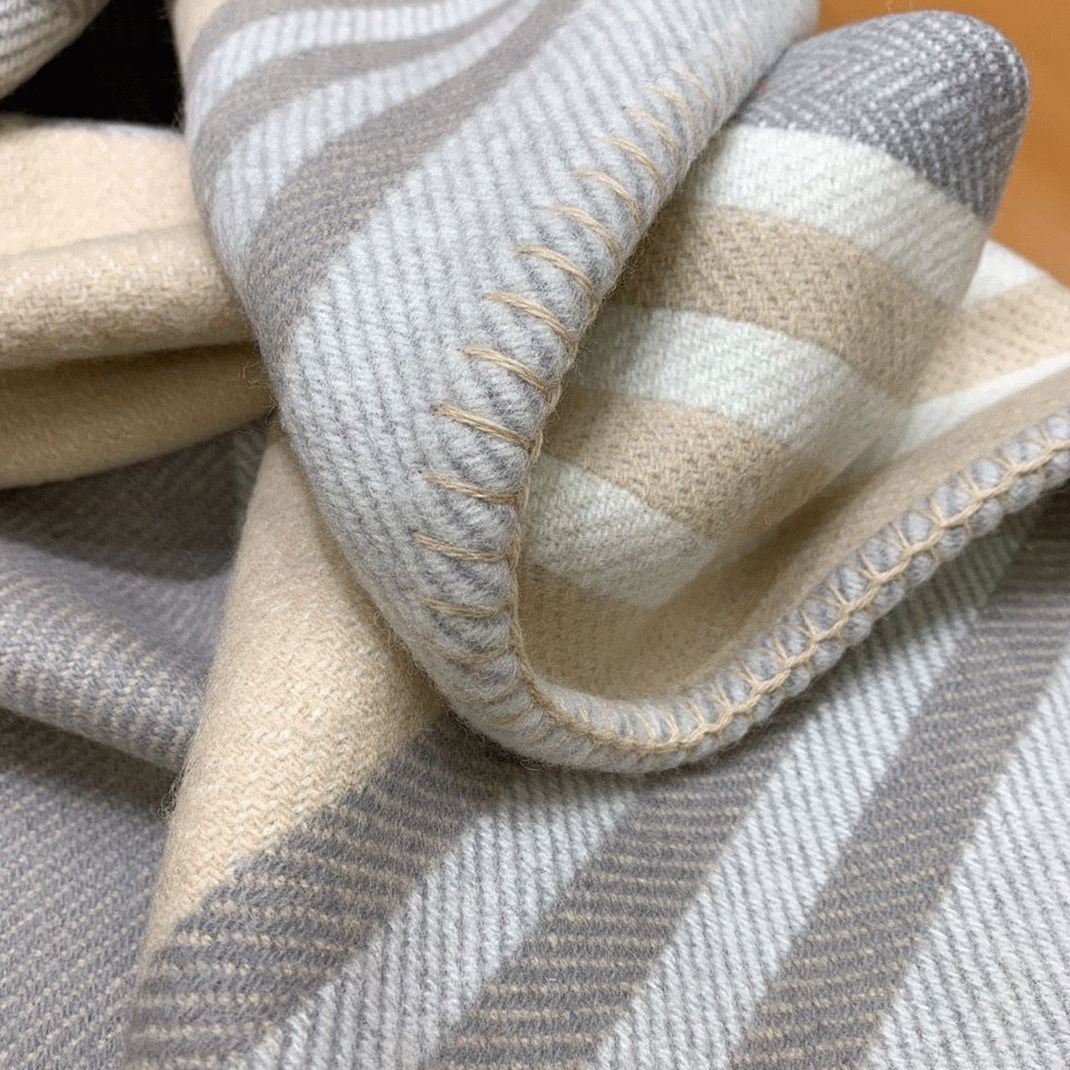 Fake Hermes Ithaque blanket in grey wool and cashmere