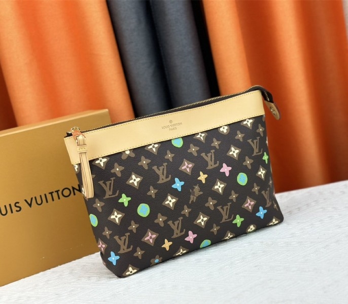 Louis Vuitton Monogram Craggy Voyage Souple Pochette In Chocolate