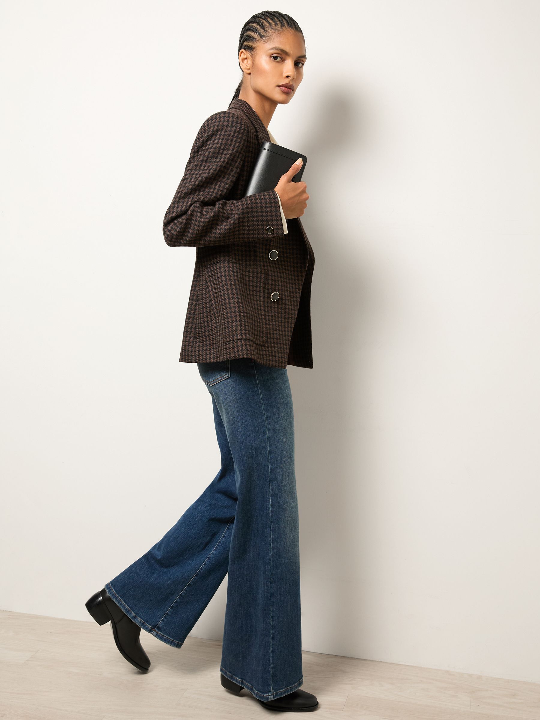 Leather Chelsea Boots in Black