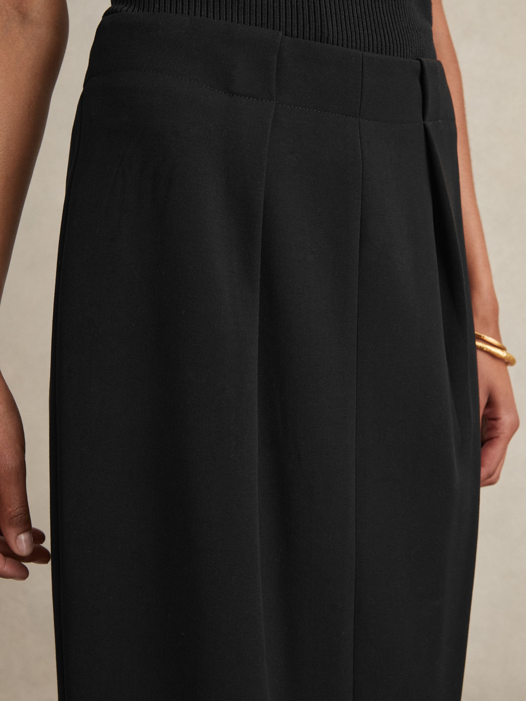 Tailored Midi Suit Skirt in Black