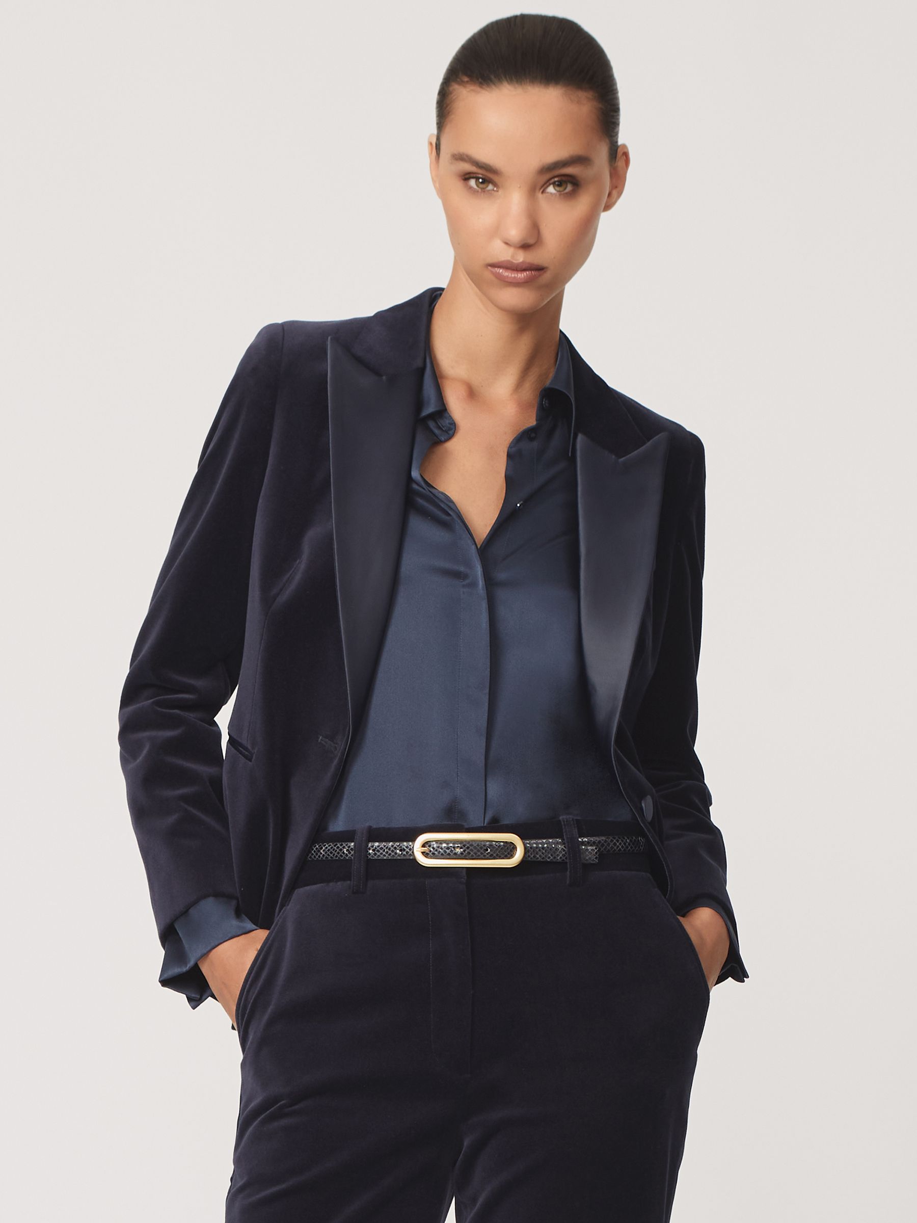 Petite Velvet Single-Breasted Tuxedo Blazer in Navy