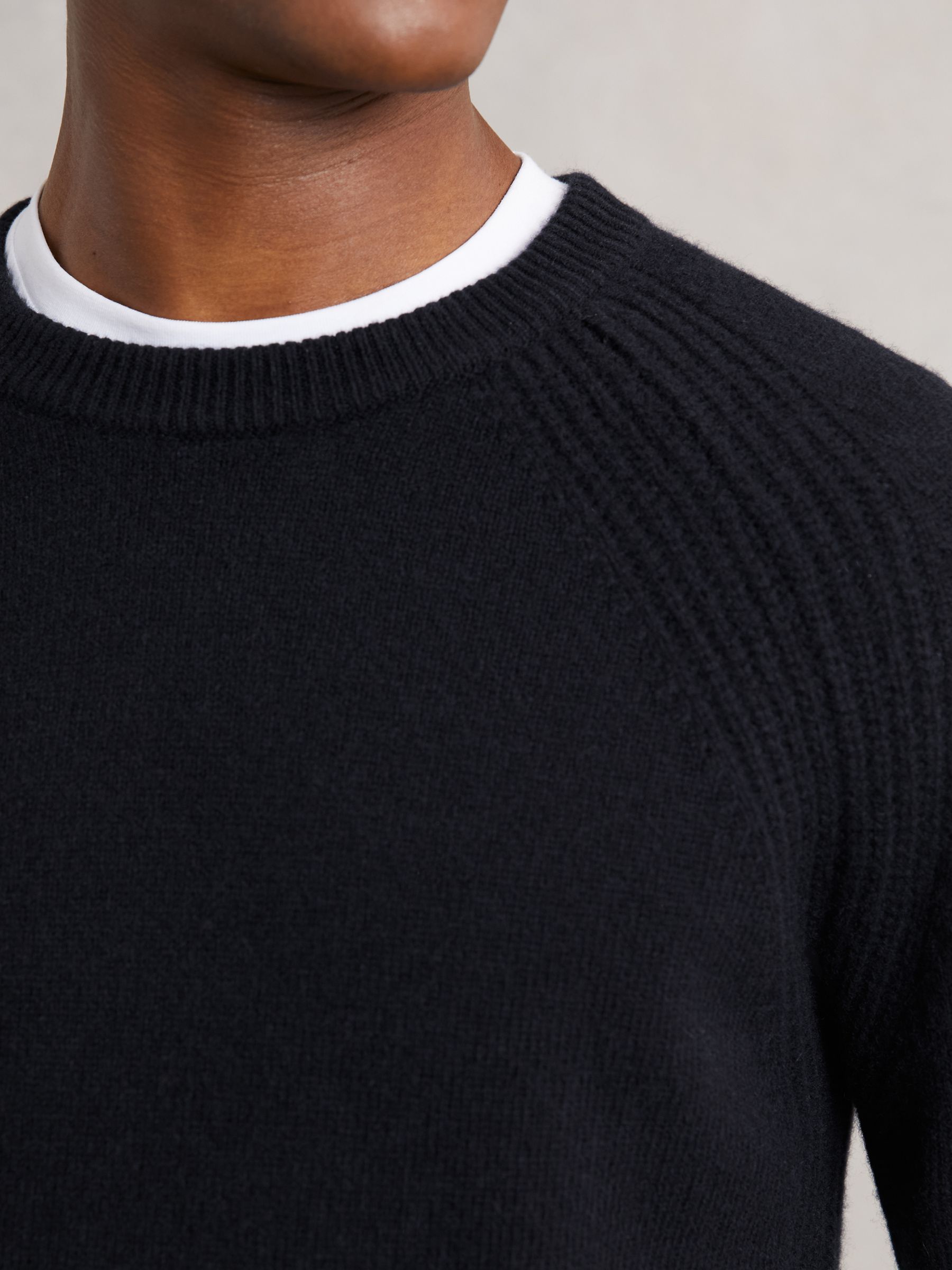 Wool Cashmere Reverse-Seam Jumper in Navy