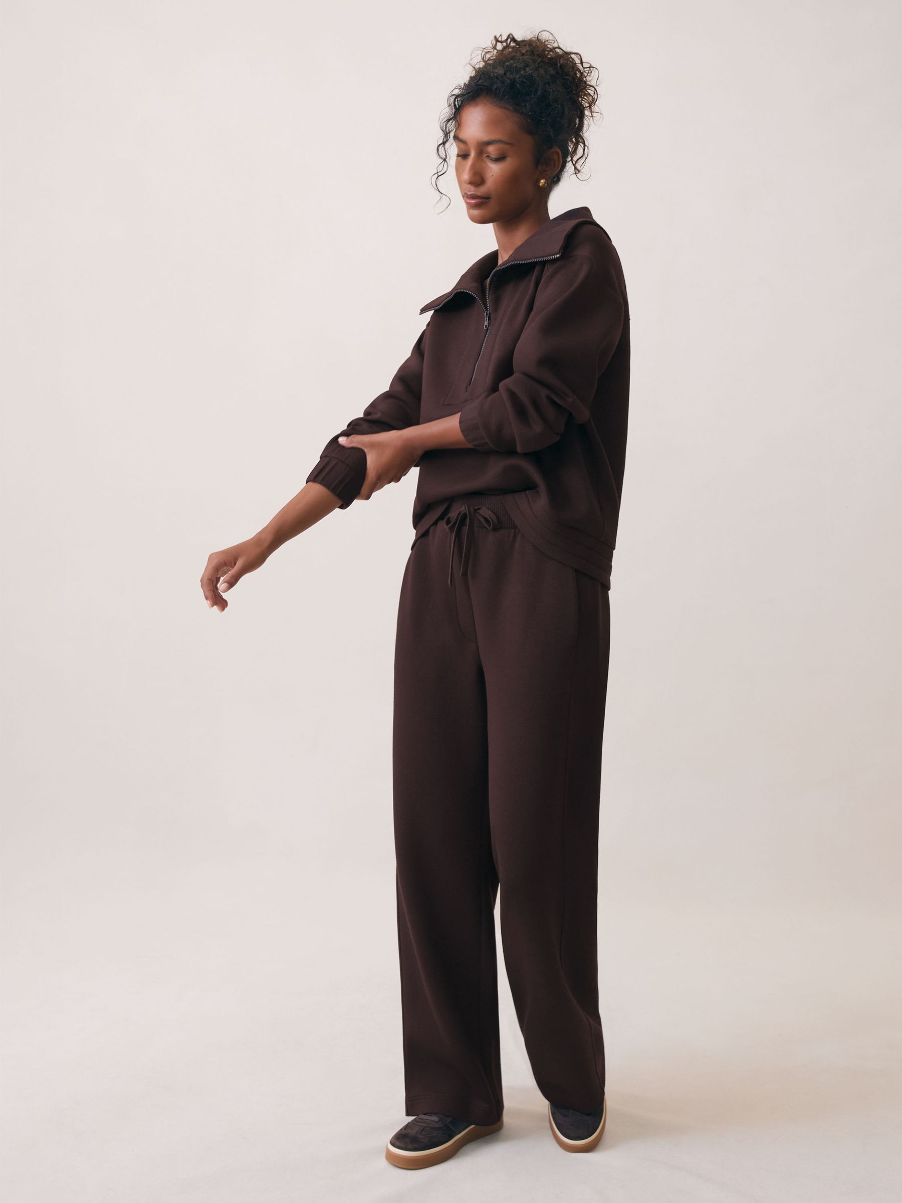 Wide-Leg Interlock Drawstring Joggers in Plum