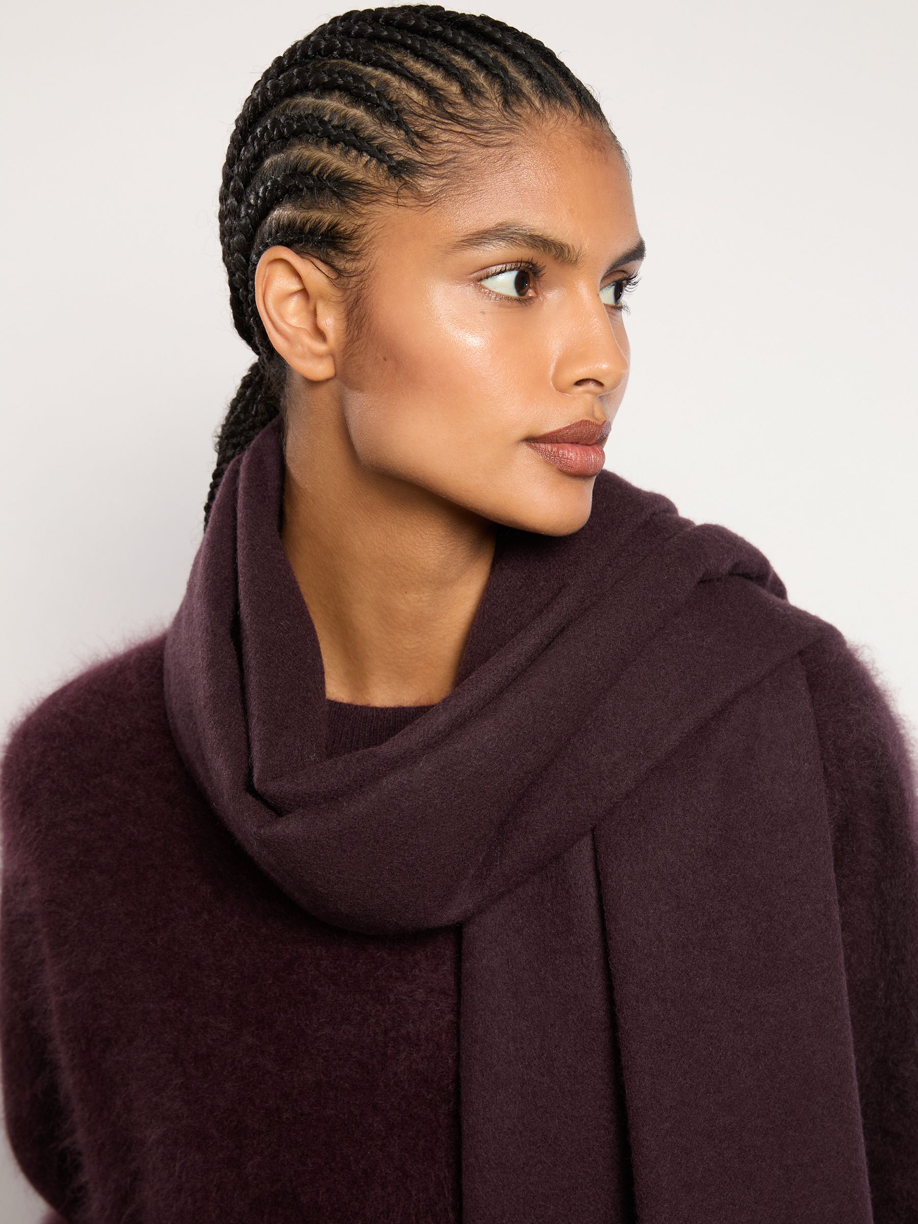 Wool-Cashmere Script-Logo Scarf in Burgundy