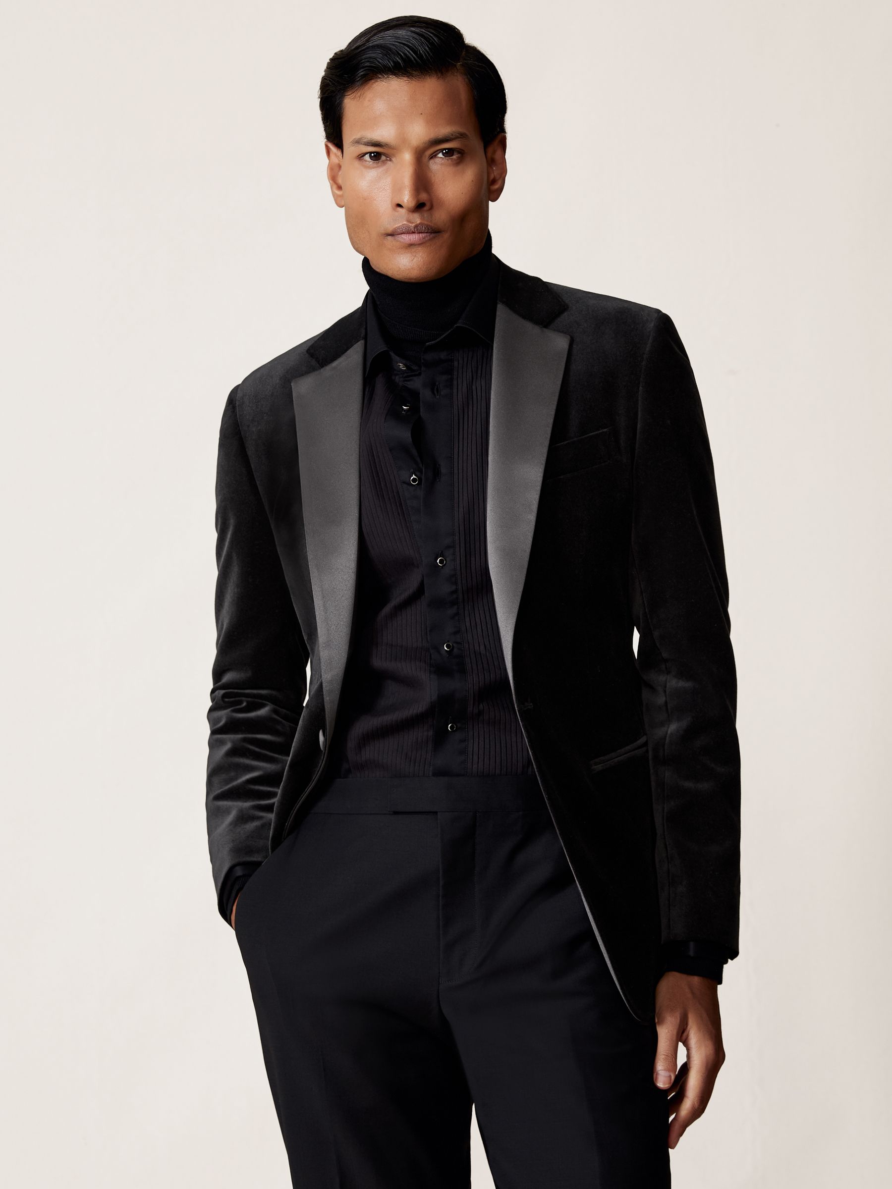Velvet Single-Breasted Blazer Tailored Fit in Black