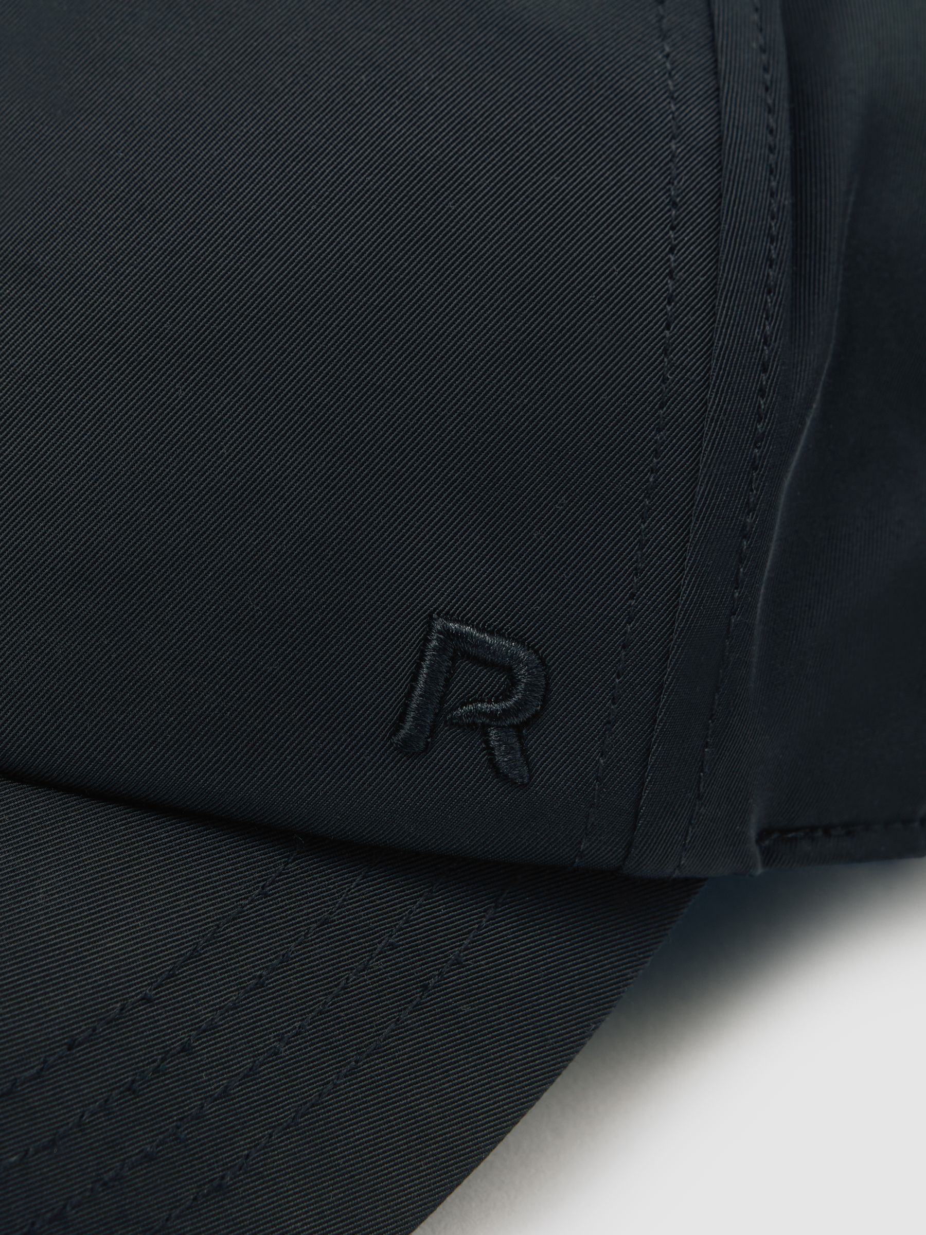 Logo-Embroidered Baseball Cap in Black