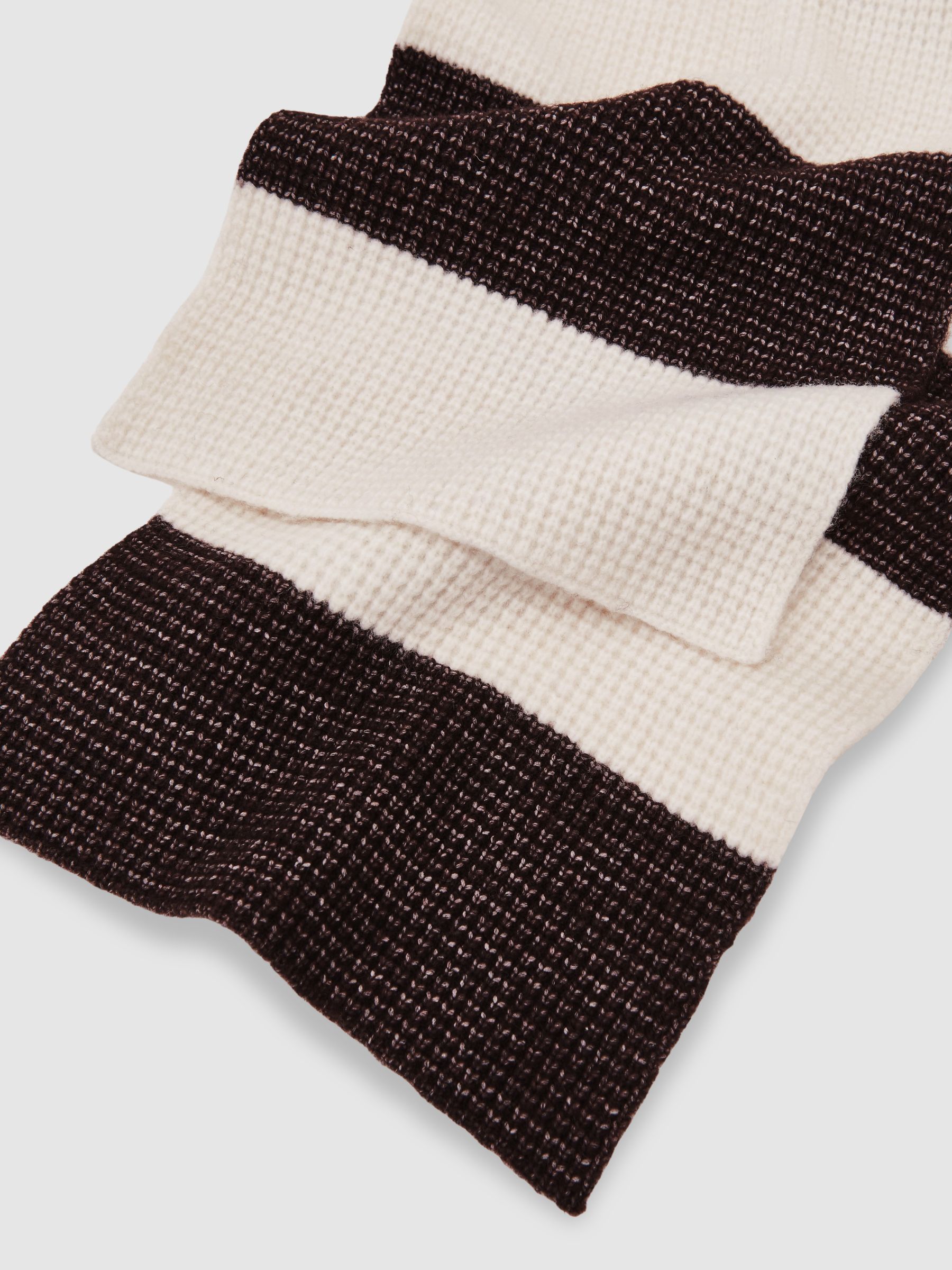 Scarve in Chocolate Brown/Off White