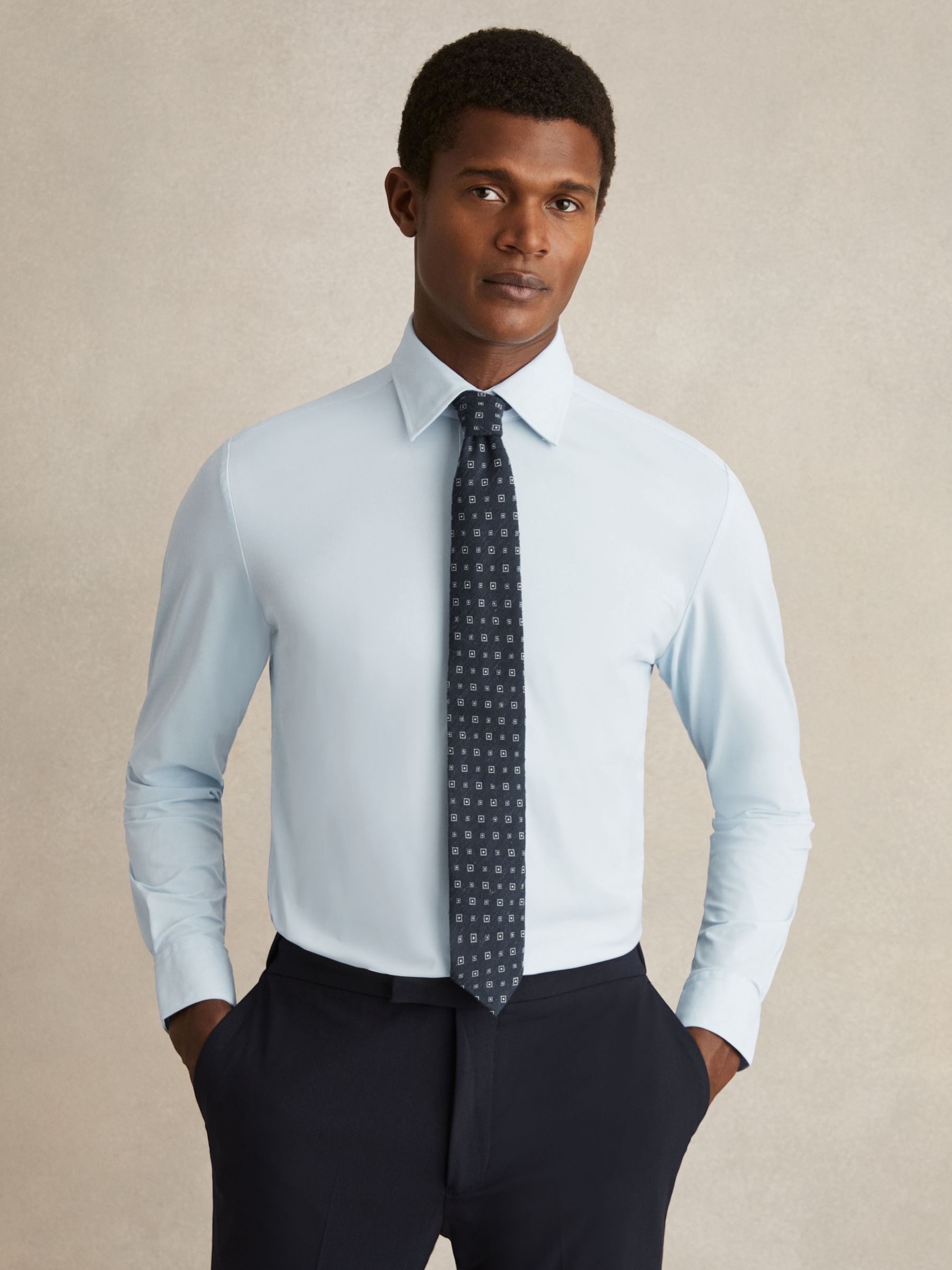 Long-Sleeve Travel Shirt in Soft Blue