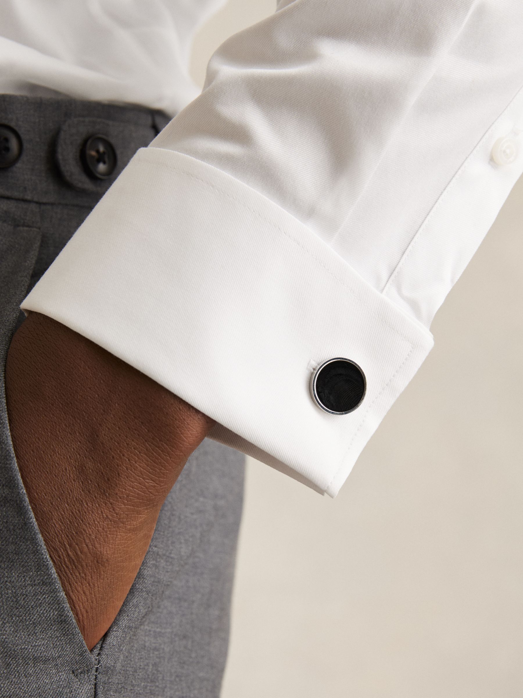 Inlaid Round Cufflinks in Silver Tone/Onyx